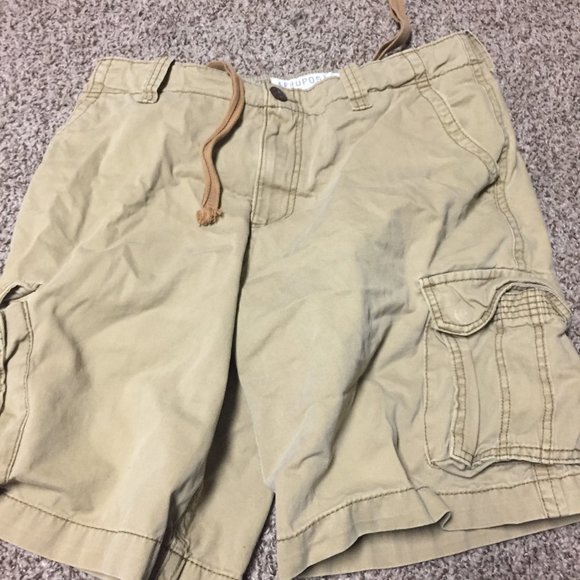 American Eagle Cargo Shorts - Picture 1 of 2